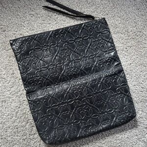 “Path of Life” clutch